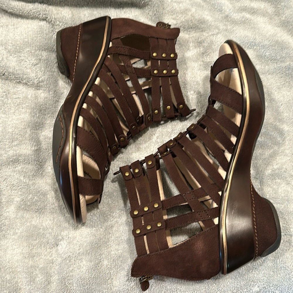 Women’s Jambu sport wedge design sandals size 10